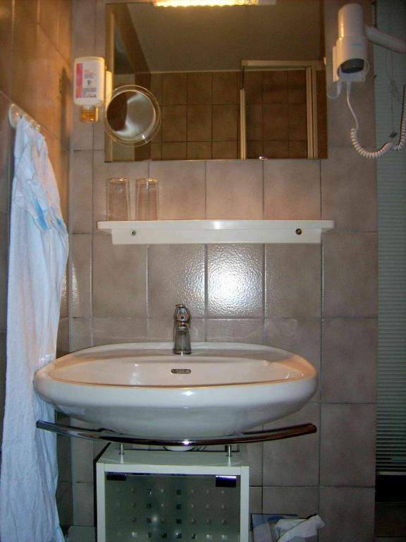 Gaestehaus Hochrhoenblick Schonau an der Brend Phòng bức ảnh